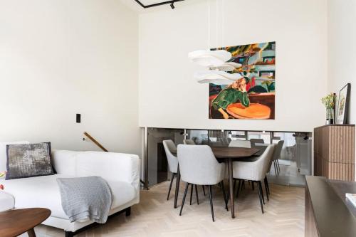 Vasastan Apartment | Spacious 5-Room Family Retreat with Pet-Friendly Amenities