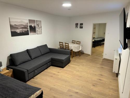 Karlsruhe City Centre Apartment | Spacious 5-Room Apartment with Balcony in City Centre