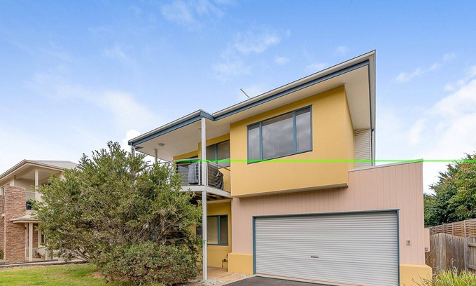 Smiths Beach House | Ideal Location at 5 Salmon Row, Steps from Smiths Beach!