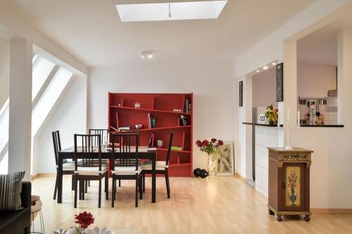 Kernerviertel Apartment | Cozy Secret Escape Apartments Above Stuttgart - Child Friendly