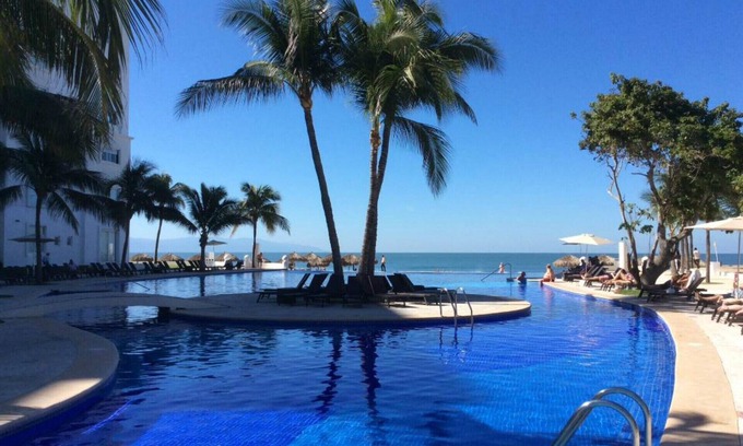 Nuevo Vallarta Condo | Beachfront Villa Magna: 3-Bedroom Retreat with Ocean View