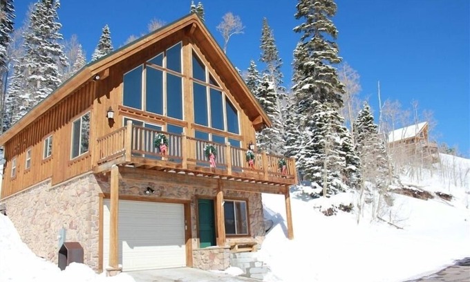 Brian Head House | 5-Star Home with Breathtaking Slopes View & Top Amenities