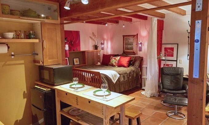 Lake Arrowhead Apartment | Cozy 5-Star Lake Arrowhead Studio Near Village & Lake