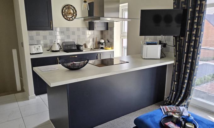 Doncaster House | Cozy 5-Star House with Breathtaking Lake View & Breakfast