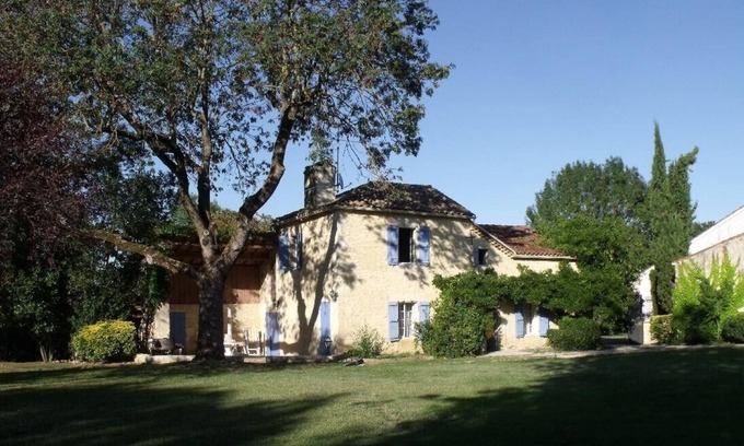 Valence-sur-Baise House | Premier 5-Star Hotel with Heated Pool and Ocean Views