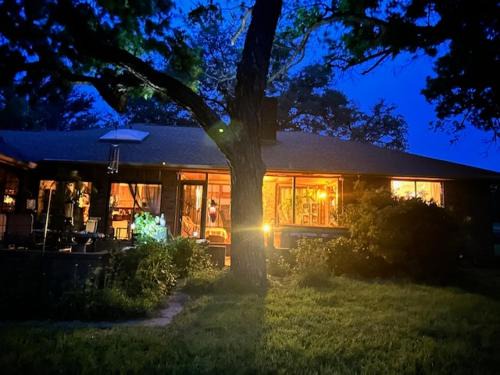 Hamilton Apartment | 5 Star ranch retreat