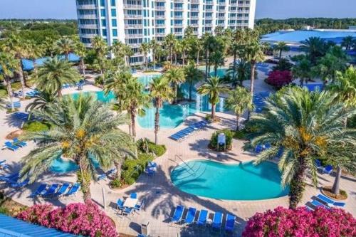 Fort Walton Beach - Destin House | Beachfront 5-Star Resort: King Suite with Pool & Shuttle