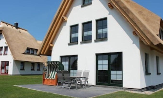 Dranske Condo | Exclusive 5-Star Apartment Steps from the Beach with Free Wi-Fi