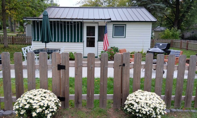Markesan Cottage | Unmatched Guest Rated Escape with Oceanfront Views