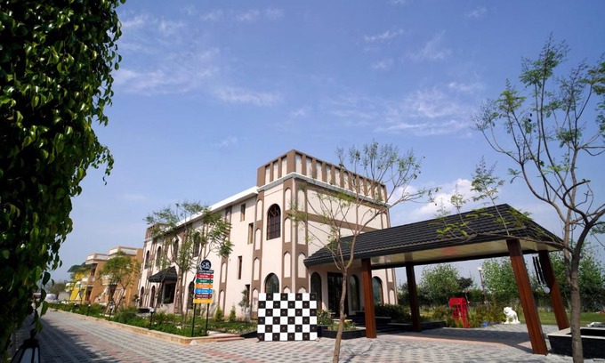 Amritsar Hotel | Discover 5 States Resort: Pet-Friendly Oasis with Ocean Views