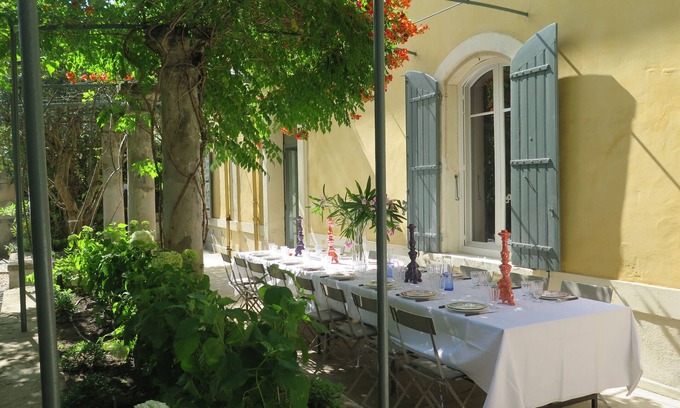 Graveson House | Elegant Village House with Pool in St Remy - Rated 10/10