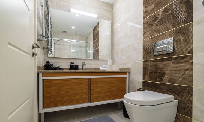 Esenyurt Apartment | Delightful 5-Star Hotel with Spa and Sports Center Facilities