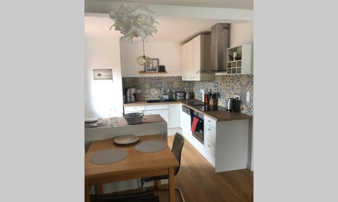 Verden Apartment | Modern 5-Zi. Wohnung Near Bahnhof - Breakfast & Self Check-In