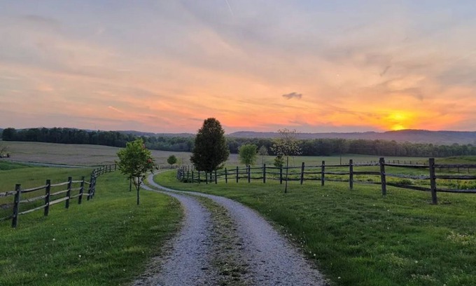 Nashport House | Discover 50 Acres of Serenity and Breathtaking Sunsets