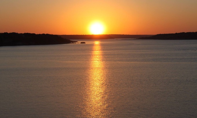 Belton Apartment | 50+ Community: Waterfront guest suite with deck on the Cliffs of Belton Lake