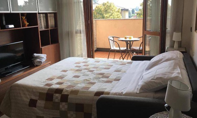 Melegnano Bed & Breakfast | Elegant Bed and Breakfast with Kitchen - Rated 10/10