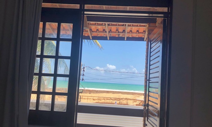 Barra Mar House | Just Steps from the Beach: Family-Friendly Ocean View Stay