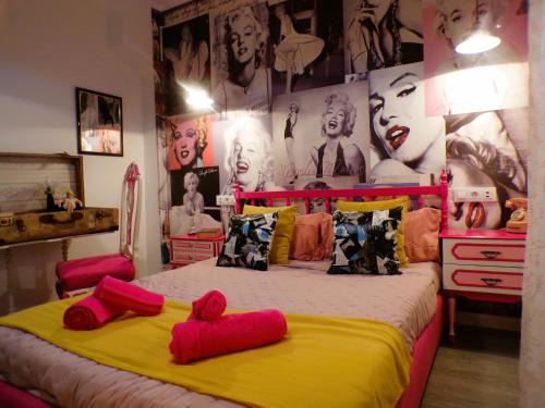 Diputacion de Cartagena Casco Apartment | Experience Unique 50's Carthago Rock with Ocean Views