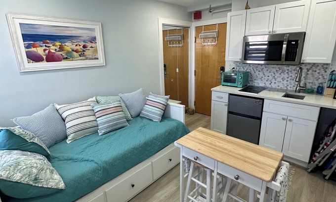 North End Condo | 500 feet from the beach. Chairs umbrella, and Beach tags included.