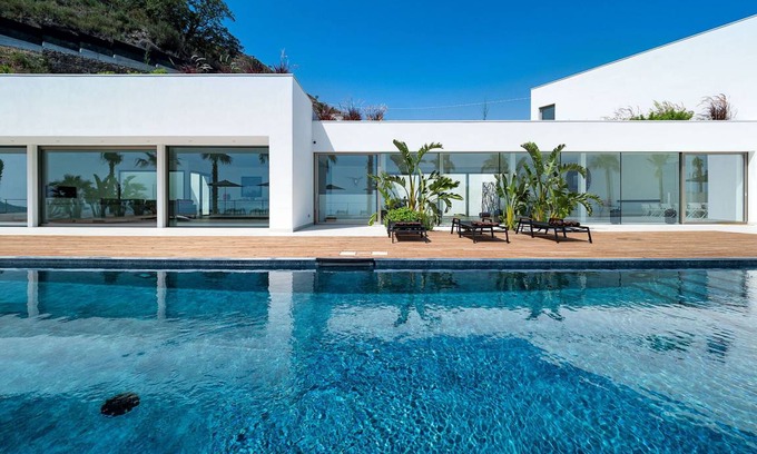 Letojanni Villa | 500 m² Villa ∙ 7 bedrooms ∙ 14 guests