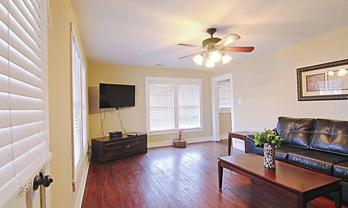 Florence Condo | Downtown Retreat: Spacious Condo with Porch & Pet-Friendly!