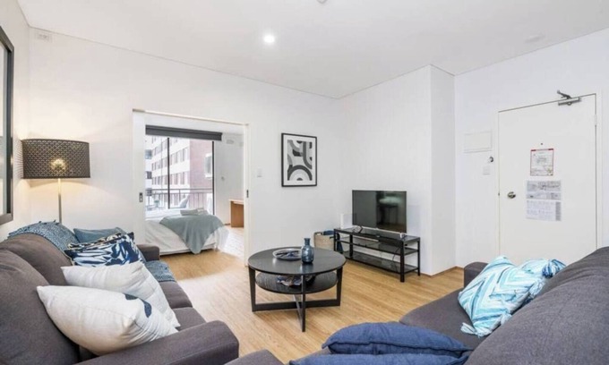 Perth Central Business District Apartment | Spacious 1BR Escape in Perth CBD - Rated 9.2/10!