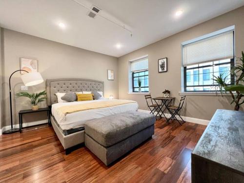 Logan Square Apartment | Stylish 508 Urban Lifestyle King Bed APT in Center City