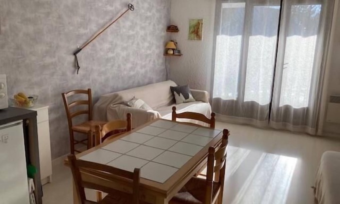 Correncon-en-Vercors Apartment | Convenient Escape Near Resort Center with Balcony & Spa