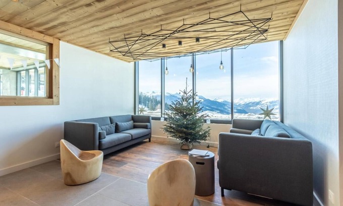Arc-1600 Apartment | Panoramic Views & Fitness Facilities near Ski Slopes
