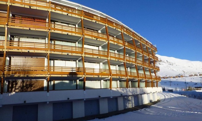 Jeux Apartment | 50m from ski slopes, 2nd floor, balcony, tv, ski locker, 30m², Alpe d'Huez