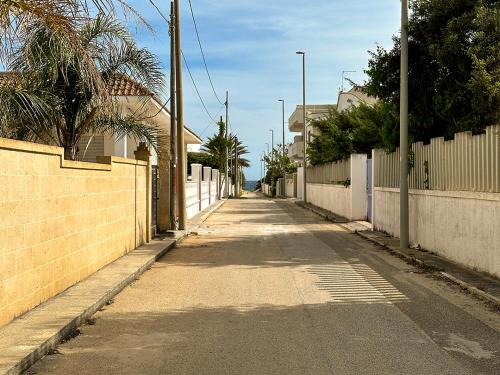 San Pietro in Bevagna Apartment | Convenient Stay Just 50m From The Sea - Family-Friendly