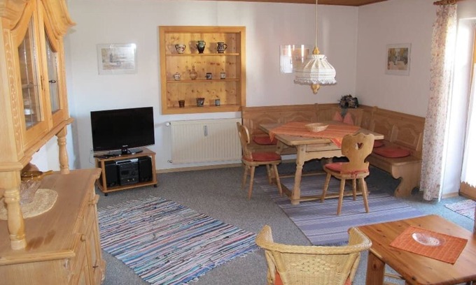 Haidmuhle Apartment | Cozy Holiday Apartment for 2-4 with Kitchen & Breakfast
