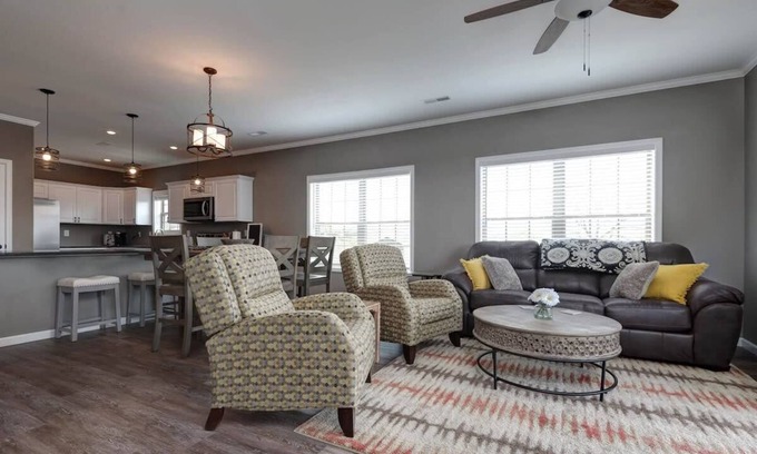 Indian Point Condo | Lake View Retreat with Pools and Spa Near SDC