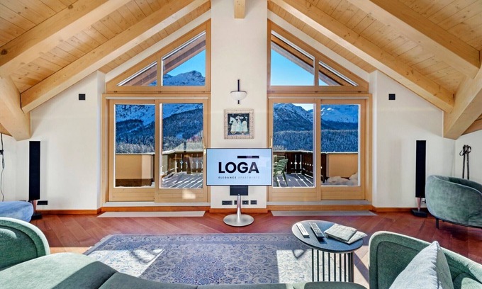 Champfer Apartment | Top-Floor Flat with Breathtaking Lake Views in Engadine
