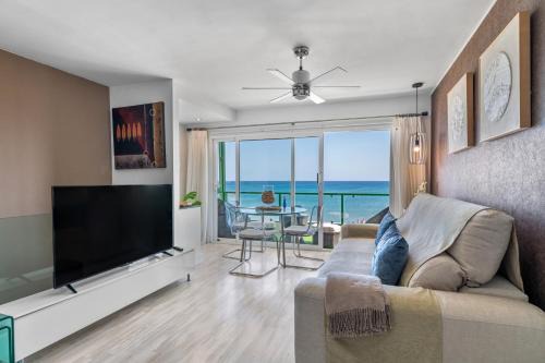 Playa Honda Apartment | Oceanfront Retreat at 51 Avenue Playa Honda - A 4-Star Escape