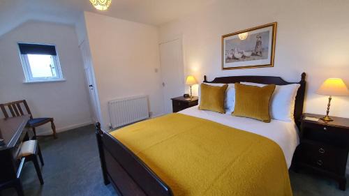 Pittenweem House | Oceanfront Getaway at 51 Milton Crescent - Guest Rated 9.5