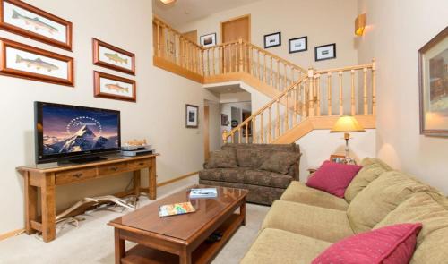Jackson House | Discover 523 S Cache: Family-Friendly Retreat Awaits!