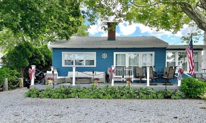 Saybrook Manor House | Steps to the Beach: Guest Rated 9.4 with Ocean Views