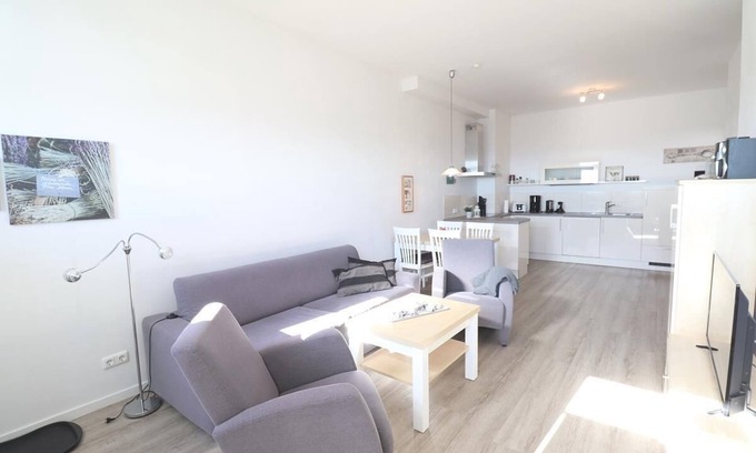 Fehmarn Apartment | Oceanfront Retreat: 55 Ferienwohnung "strandnest 2" App.0.2