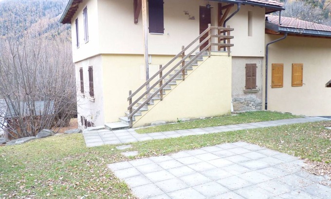 Ovronnaz Apartment | Spacious 2-Bedroom Apartment with Mountain View for 4 Guests