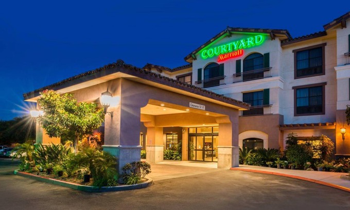Thousand Oaks Hotel | Spacious 55 m² Hotel with Spa, Pool & Perfect Reviews