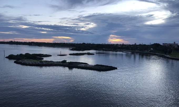 Mango Groves House | Book Early for a 15% Savings on Oceanfront Stays!