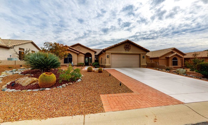 Saddlebrooke House | Pet-Friendly Resort Home with Pool & Hot Tub - Rated 10/10