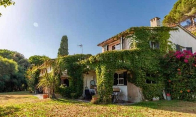 Sant Vicenc de Montalt Villa | Exclusive Oceanfront Retreat with Pool & Lush Gardens