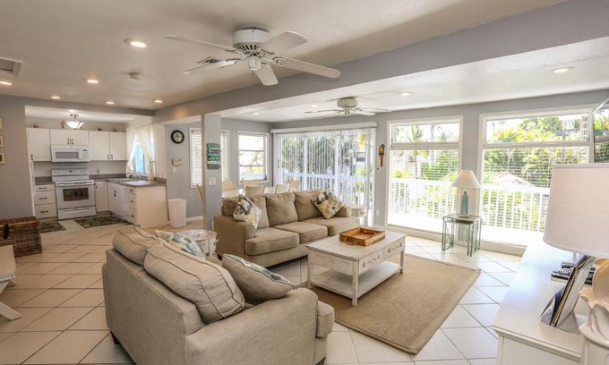 Mid Island House | Relax at 5570 Palmetto Street: Pet-Friendly & Poolside Retreat
