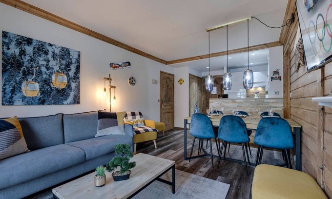Bourg-Saint-Maurice Apartment | Spacious 2-Bedroom Apartment with Pool Access for Families