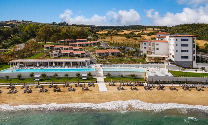 Ierissos Hotel | Spacious Oceanfront Hotel for 4 with Pool & Breakfast