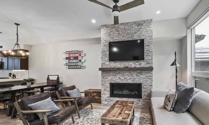 Silverthorne House | Exceptional 58B Townhouse with Hot Tub & Breakfast Included