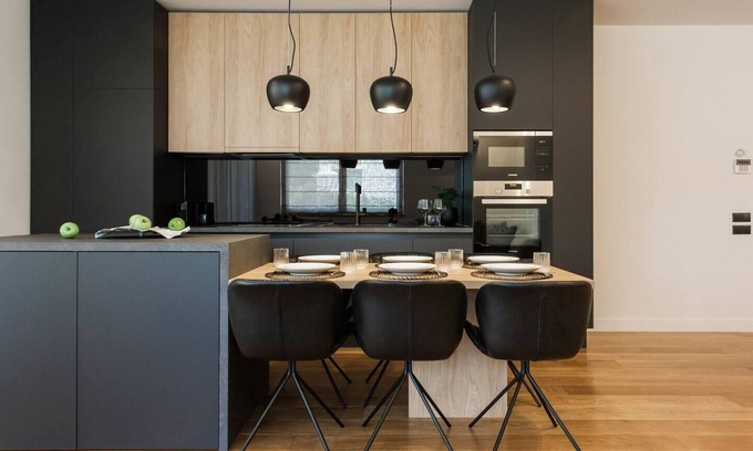 Glyfada Apartment | Beachfront 5BD Apartment with Ocean Views & Family Amenities