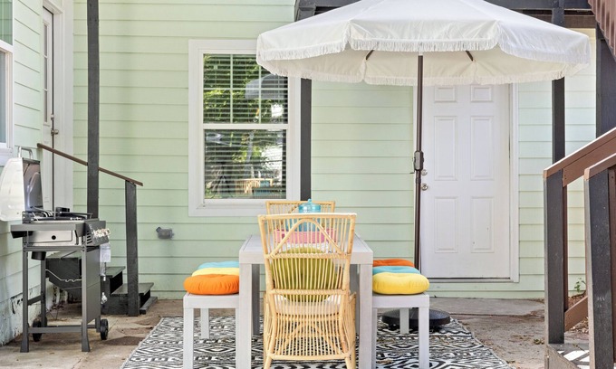Wilmington Historic District House | Inviting 5bd Urban Central: BBQ & Close to Downtown